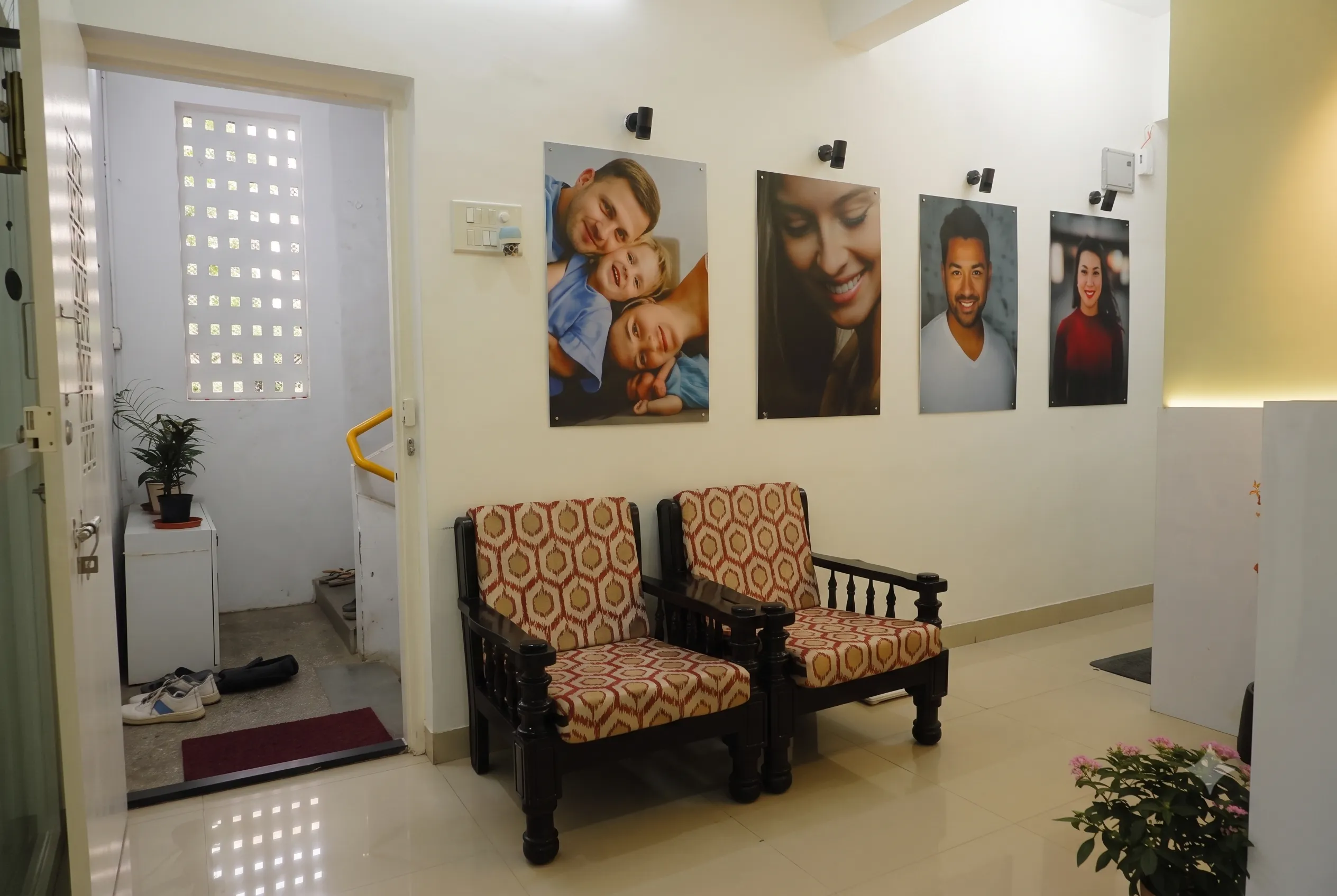 Dr. Sanchita Kant in Consultation with a Satisfied Patient