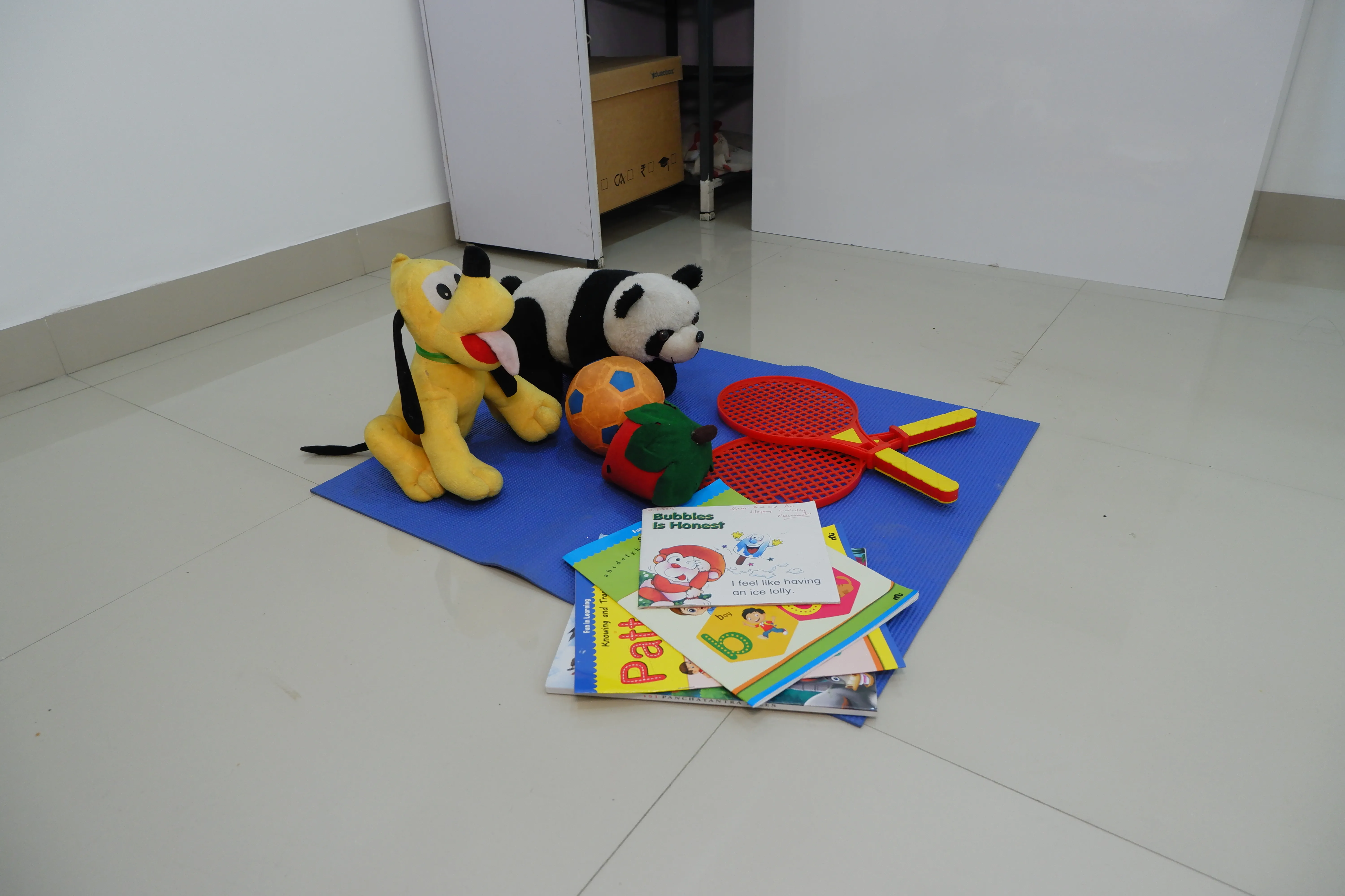 Pediatric Friendly Play Mat and Toys at Kant Dental Clinic